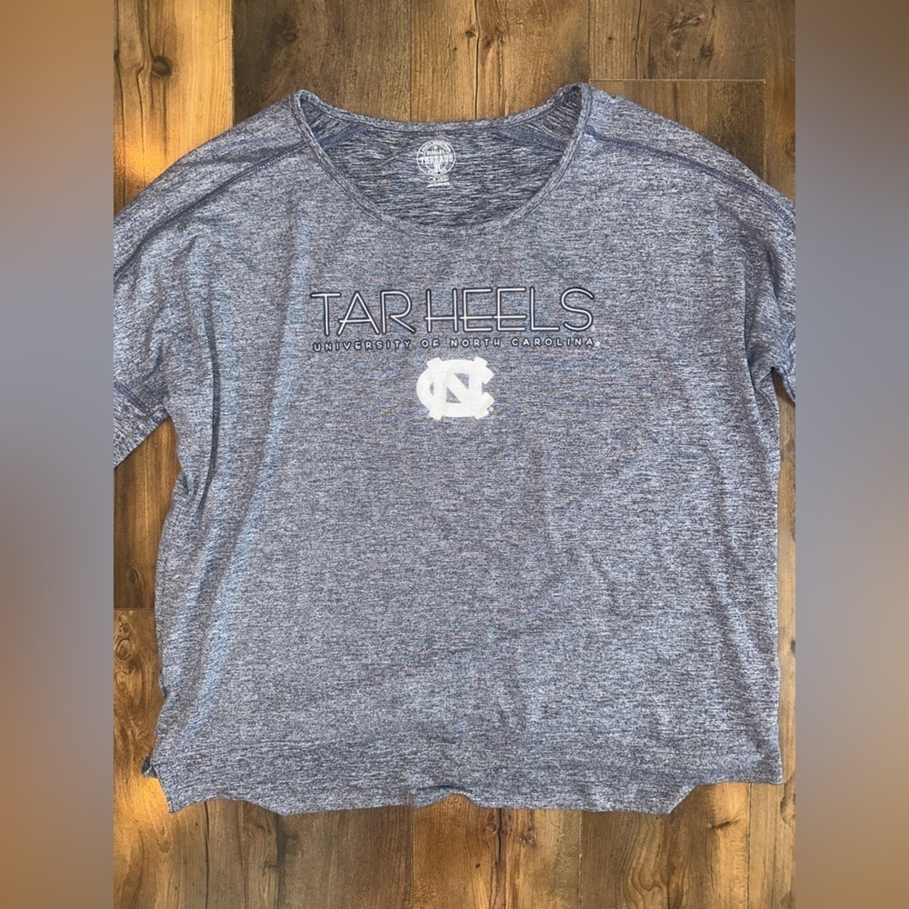 UNC Tar Heels Long Sleeve Performance Top | Women’s L | Basketball Season Ready - Picture 6 of 7